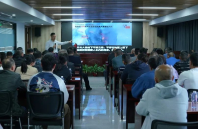 防(fang)疫不忘防火，築牢(lao)安全“防護牆”——福建(jiàn)新華聯合印務集(ji)團開展消防安全(quan)知識培訓和消防(fáng)安全演練