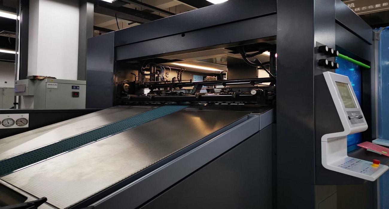 一絲不苟,精(jīng)益求精,成就一流(liú)設備!