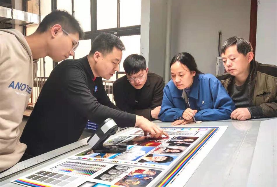 凝心聚力，向(xiang)标準化、數據(ju)化和規範化(hua)邁進