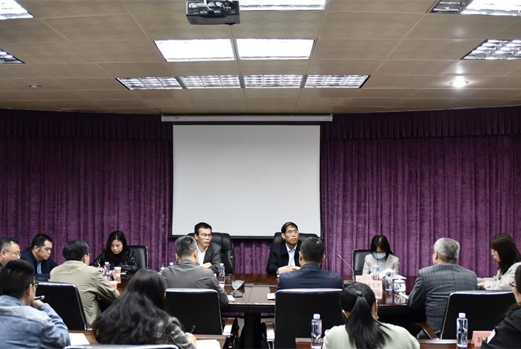 海峽出版(bǎn)發行集團黨(dang)委委員、紀委(wěi)書記、監察專(zhuān)員孫強到印(yìn)務集團開展(zhǎn)制度建設及(ji)執行情況專(zhuan)題調研