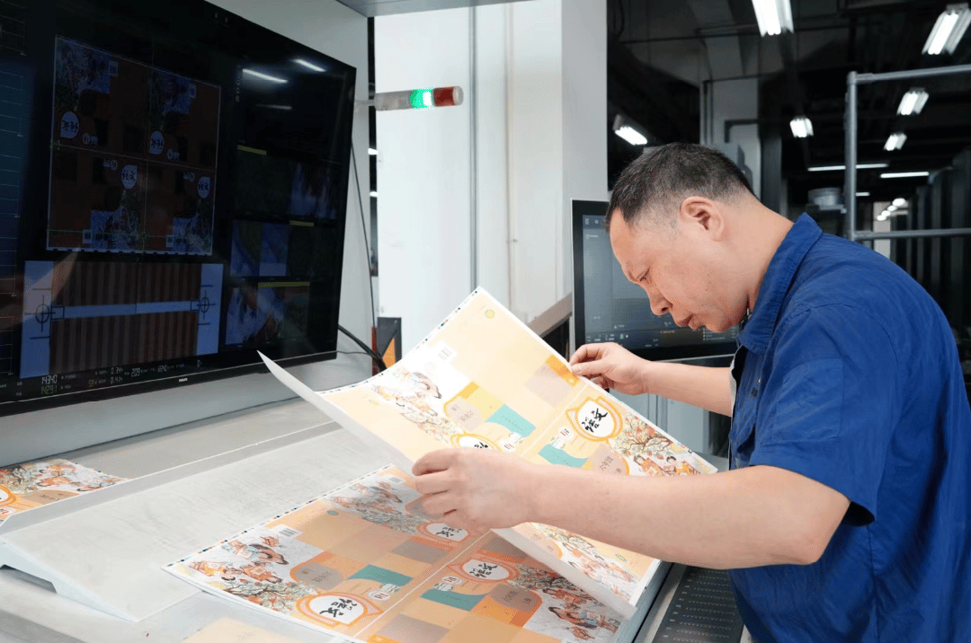 使命在(zài)肩 笃行不怠 全力(lì)以赴保障“課前到(dao)書”